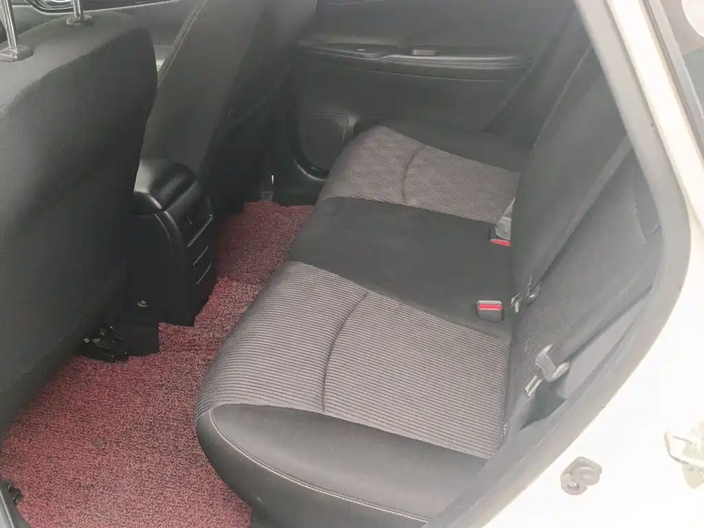 Nissan Tiida — миниатюра 15