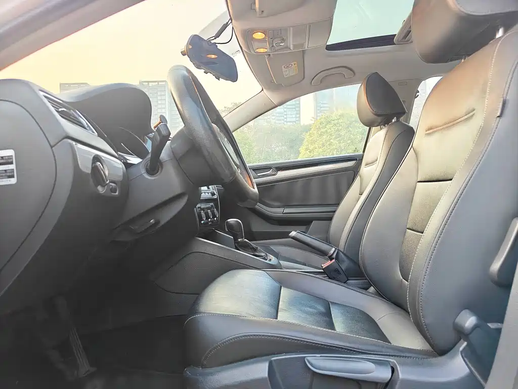 Volkswagen Sagitar 2017 230TSI AT Comfort