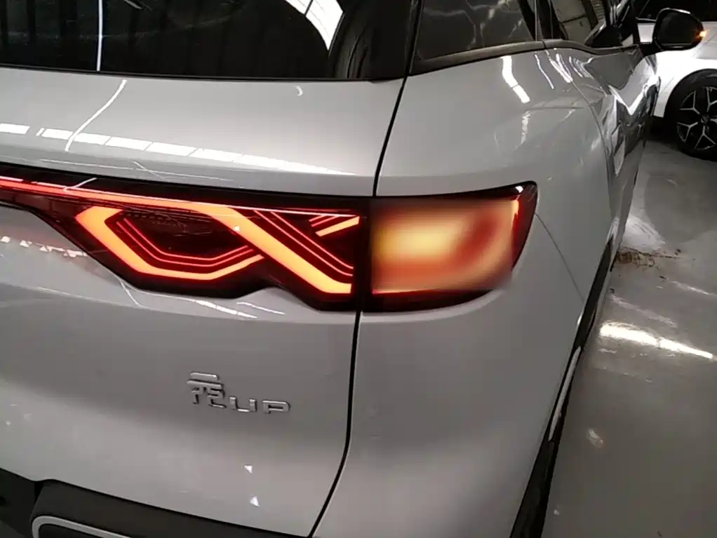 BYD Yuan UP — миниатюра 8