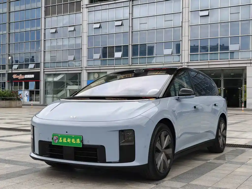 Li Auto Идеальный I8