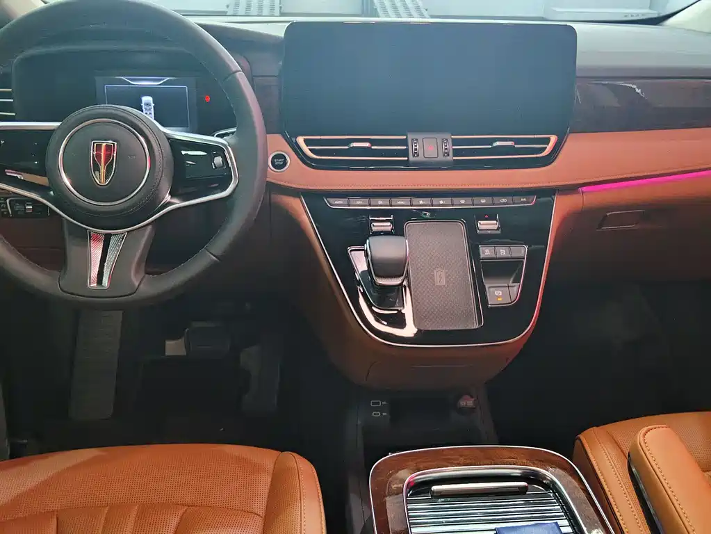 Hongqi HQ9 2023 2.0T