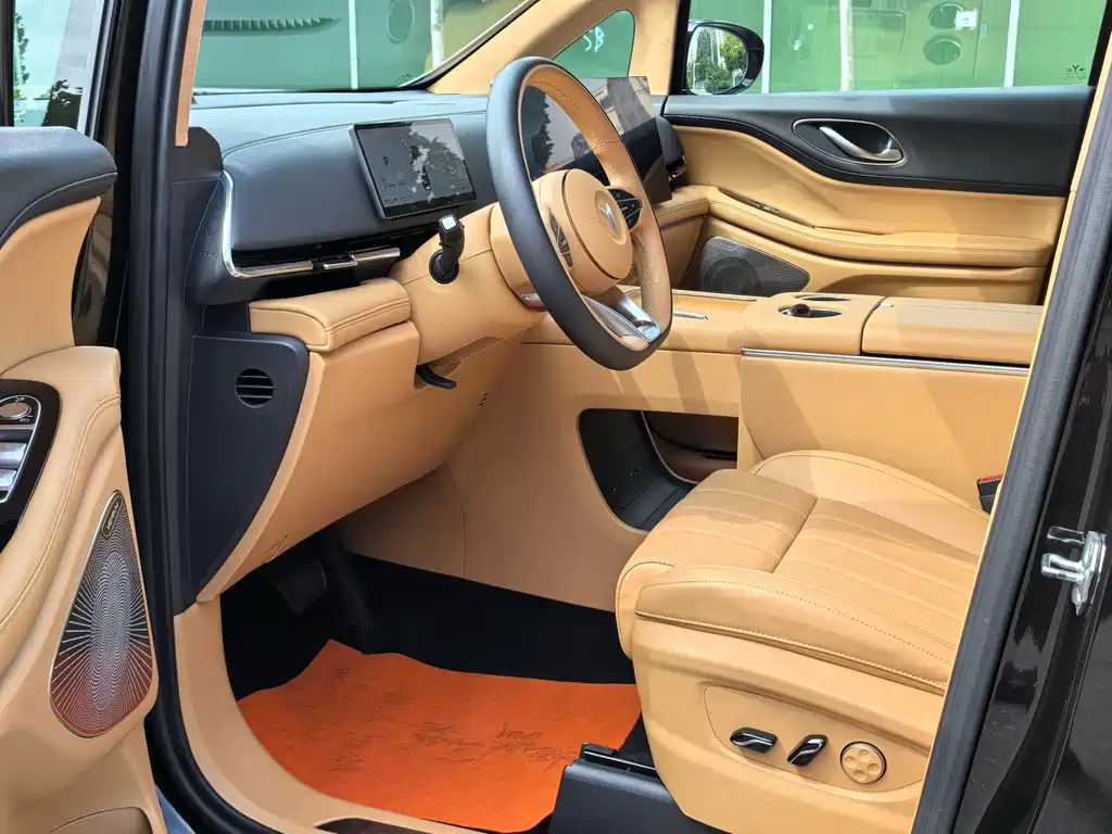 Voyah Dreamer PHEV 4WD Flagship Kunpeng Edition, фото 17