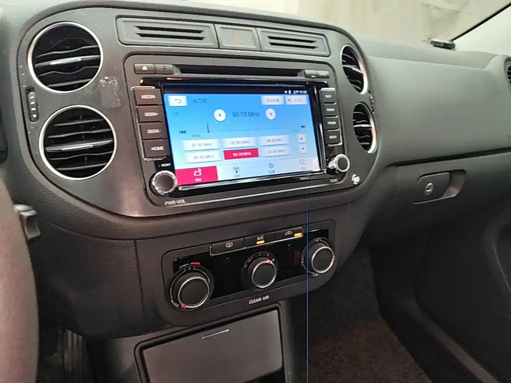 Volkswagen Tiguan — миниатюра 13