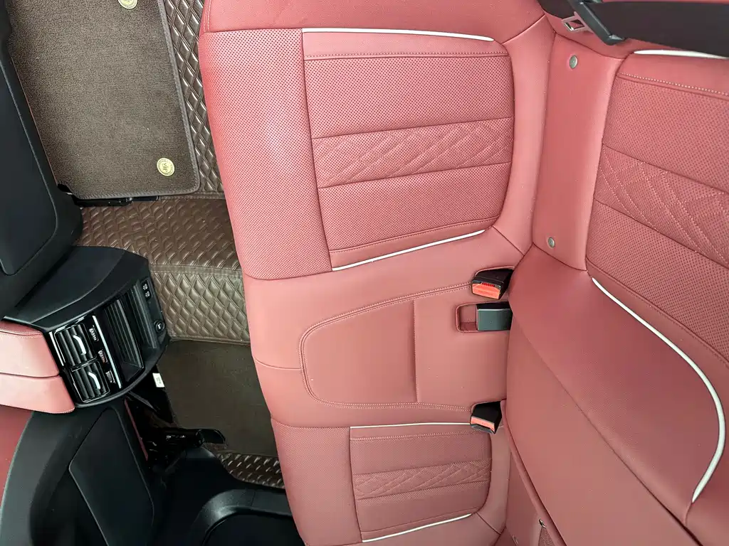 BMW 5 Series — миниатюра 13