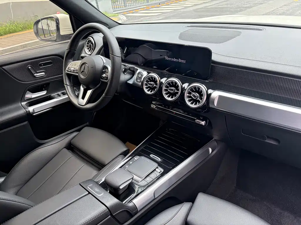 Mercedes-Benz GLB — миниатюра 7