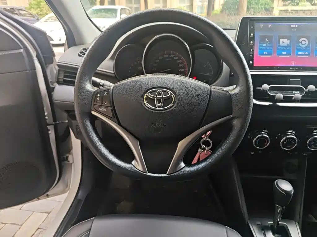Toyota Vios FS — миниатюра 6