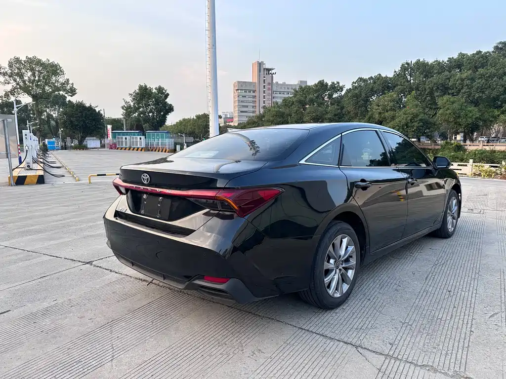 Toyota Avalon — миниатюра 9