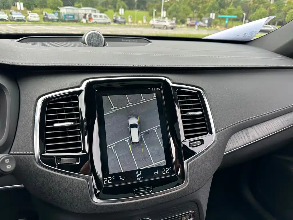 Volvo XC90 — миниатюра 11