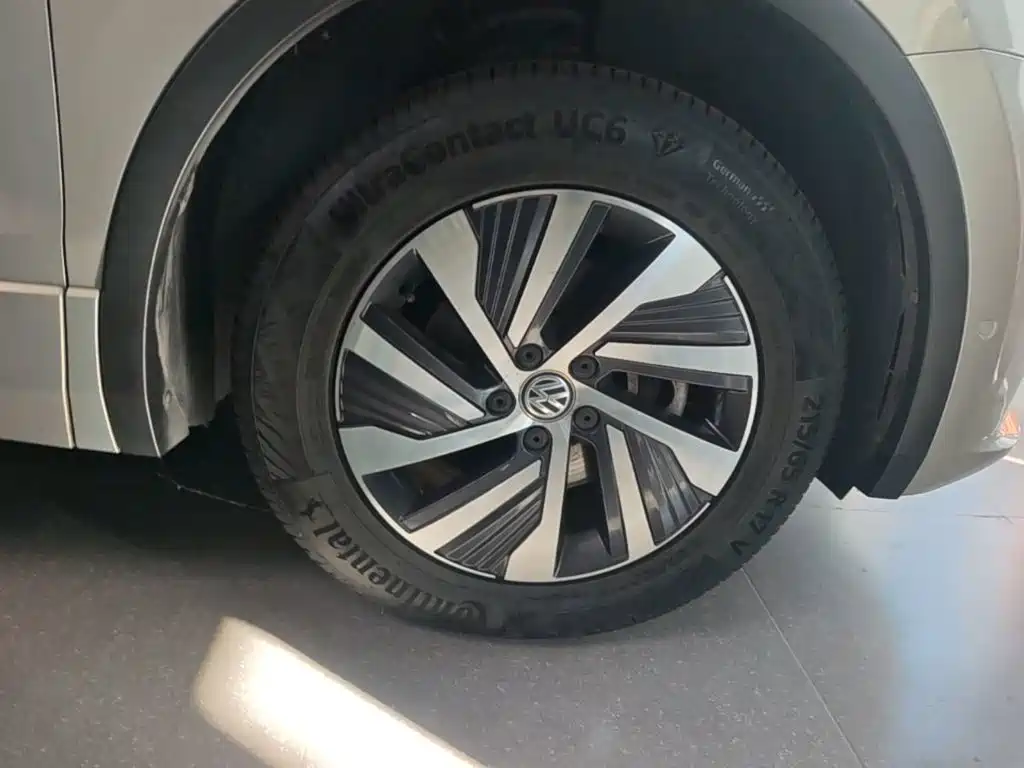 Volkswagen Tiguan L PHEV — миниатюра 12