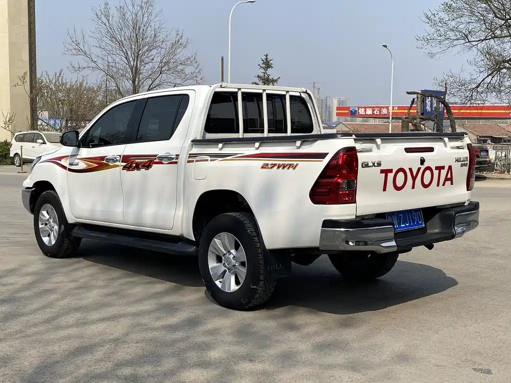 Toyota Hilux 2019 2.7L AT