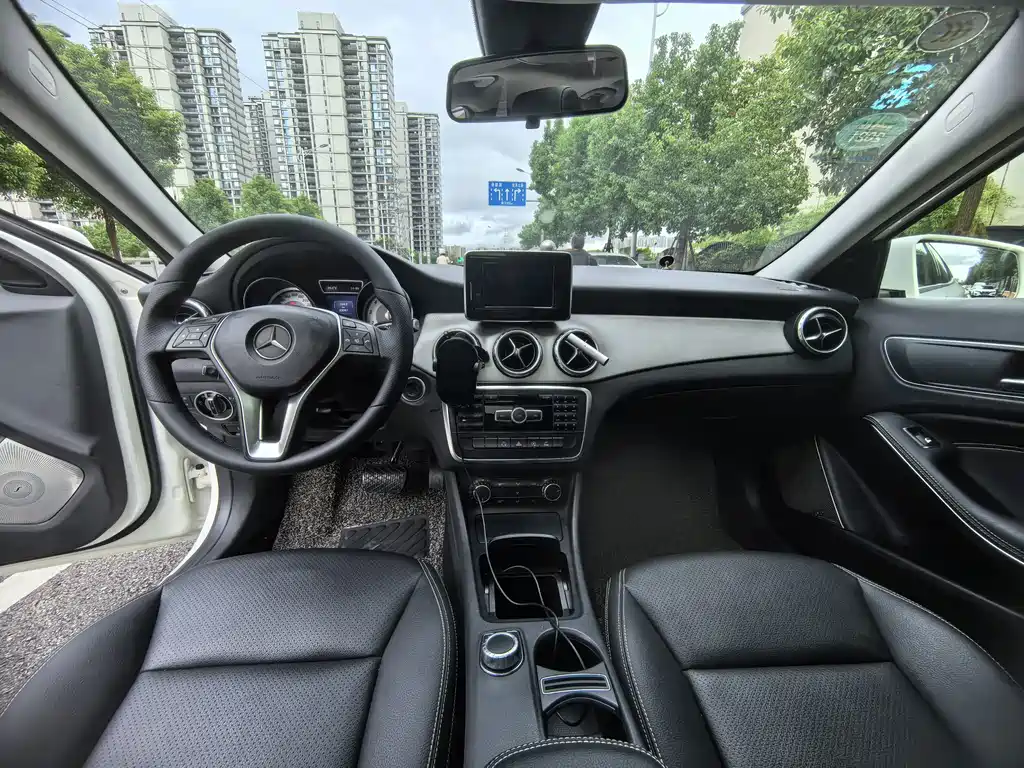 Mercedes-Benz GLA — миниатюра 9
