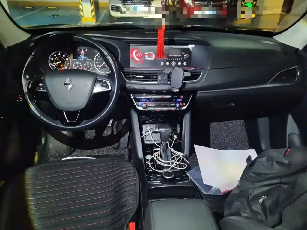 Borgward BX7 — миниатюра 5