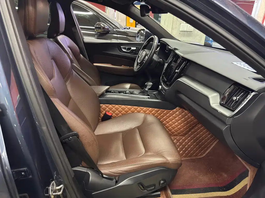 Volvo XC60 — миниатюра 11