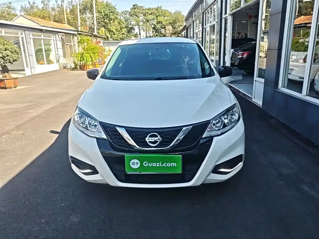 Nissan Tiida — миниатюра 3
