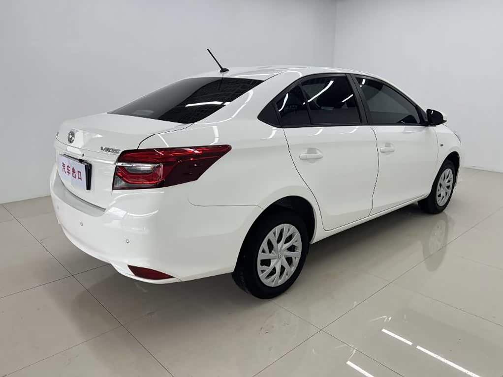 Hyundai Elantra 1.5 л 2023 г. Белый, пробег 28000 км