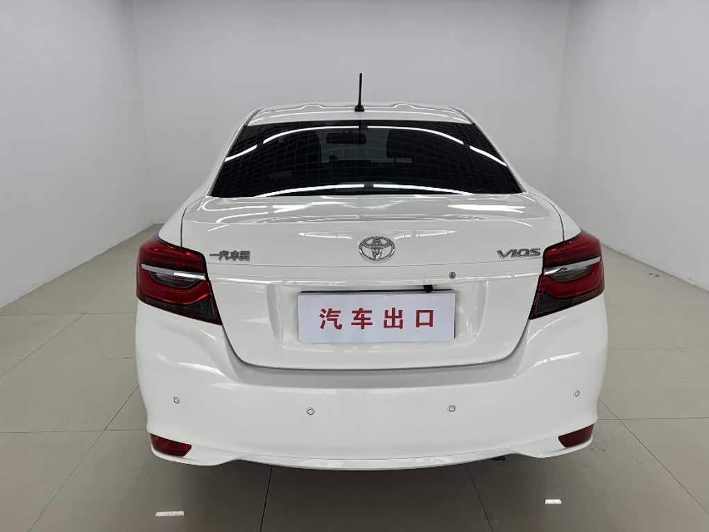 Hyundai Elantra 1.5 л 2023 г. Белый, пробег 28000 км