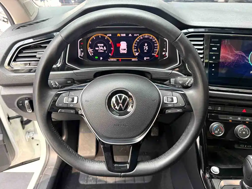 Volkswagen T-Roc — миниатюра 6