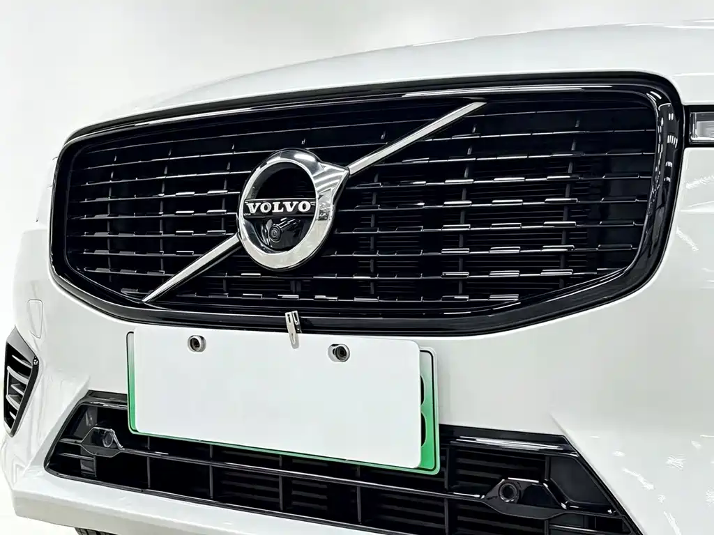 Volvo XC60 PHEV — миниатюра 17
