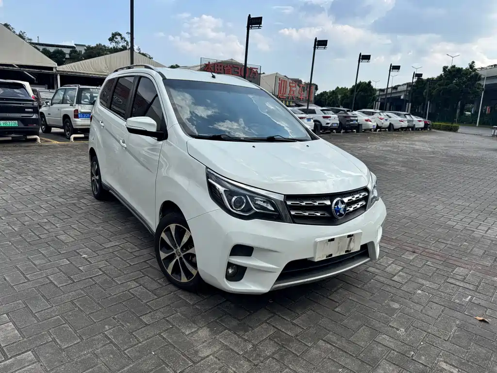 Venucia M50V — миниатюра 3