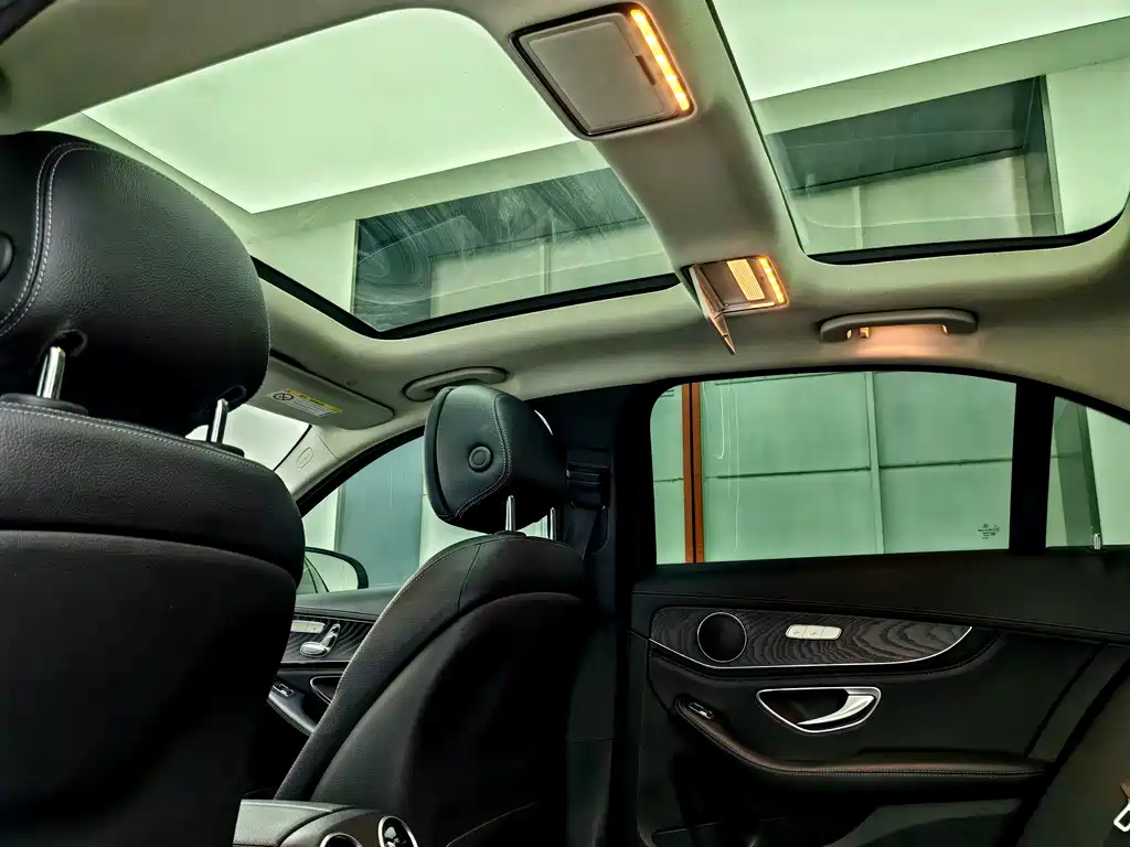 Mercedes-Benz C-Class — миниатюра 8
