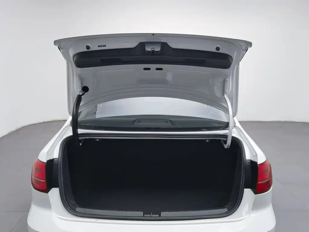Volkswagen Sagitar — миниатюра 16