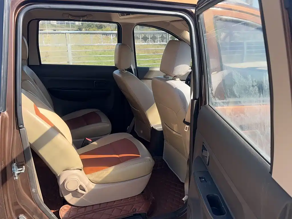 Wuling Hongguang — миниатюра 21