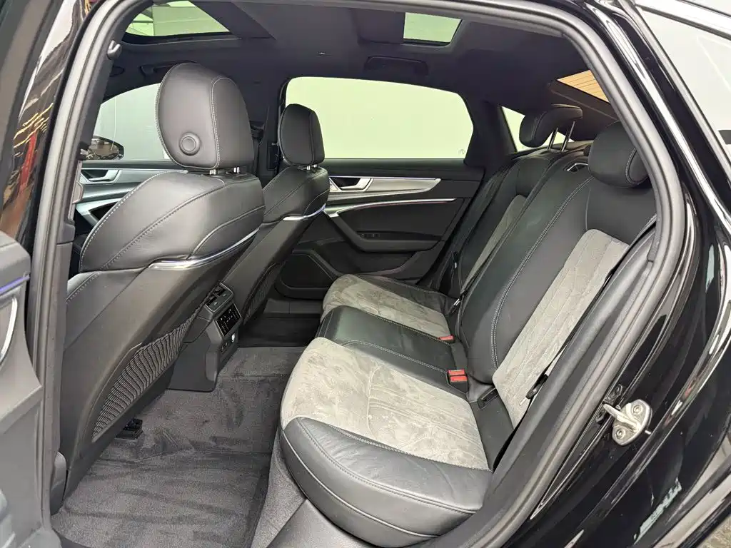 Audi A6L New Energy — миниатюра 10