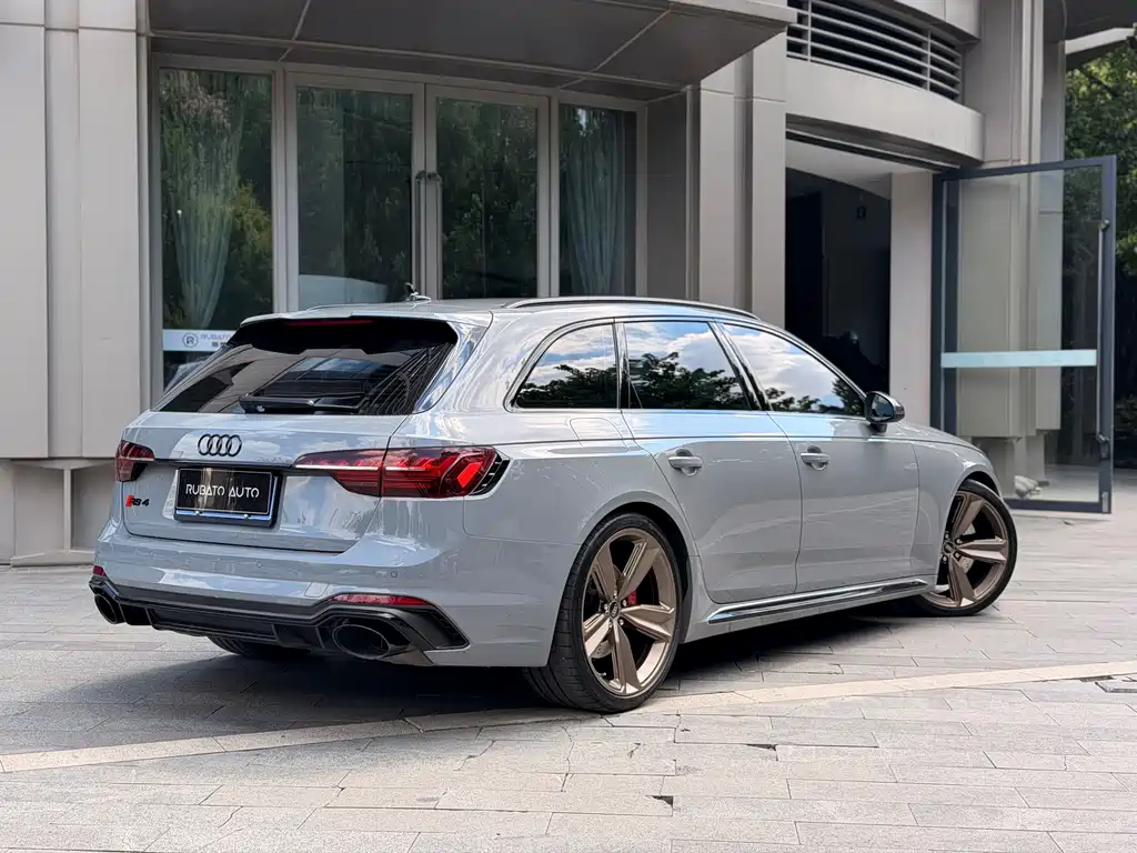 Audi RS 4 — миниатюра 8