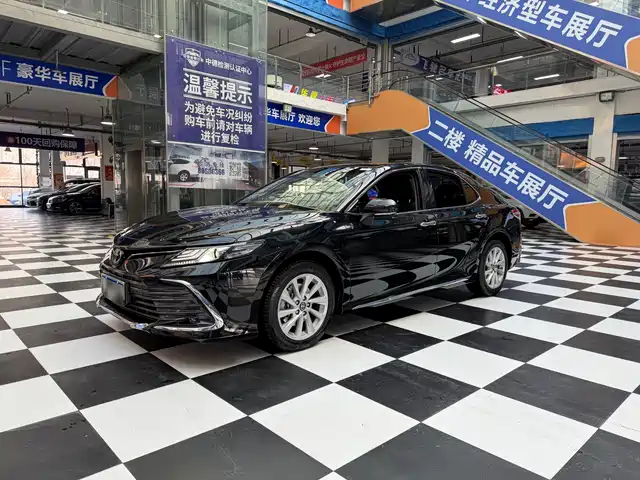 TOYOTA CAMRY