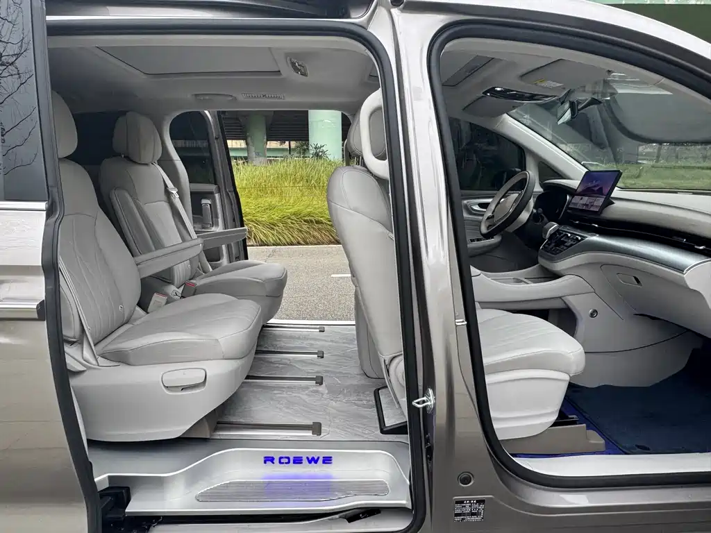 Roewe iMAX8 New Energy — миниатюра 11