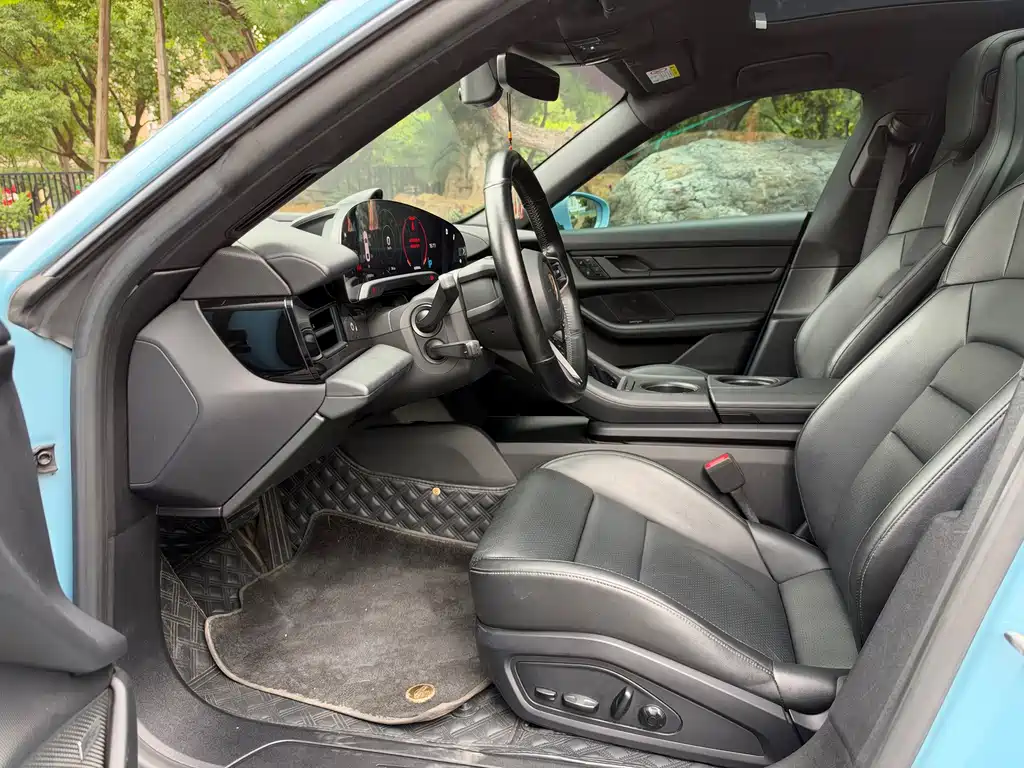 Porsche Taycan — миниатюра 5