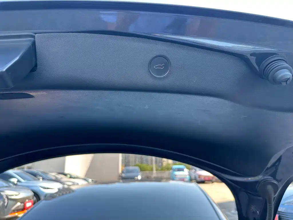Tesla Model 3 — миниатюра 15