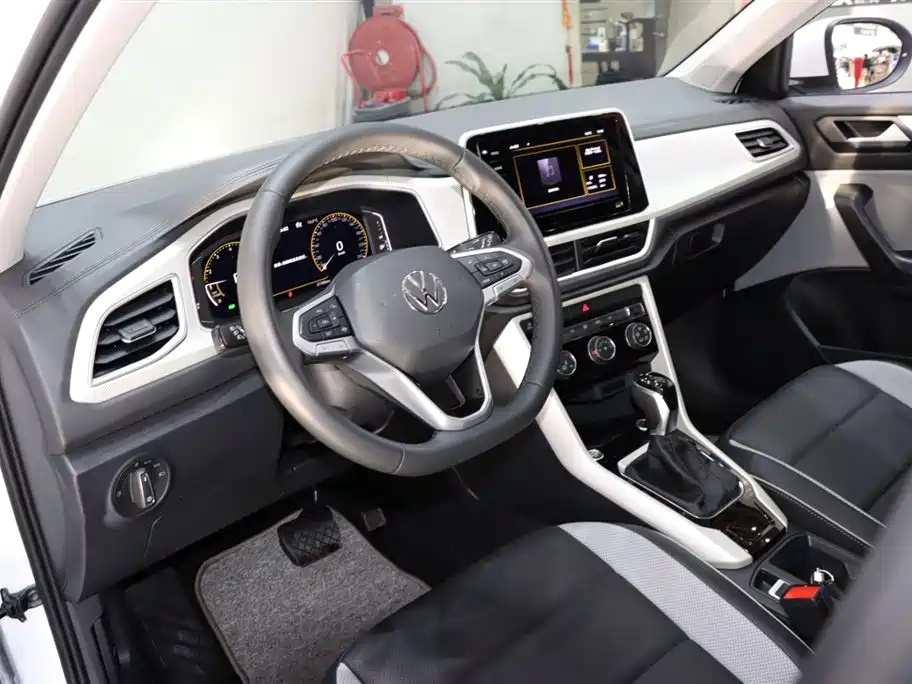 VOLKSWAGEN T ROC EXPLORING SONGS