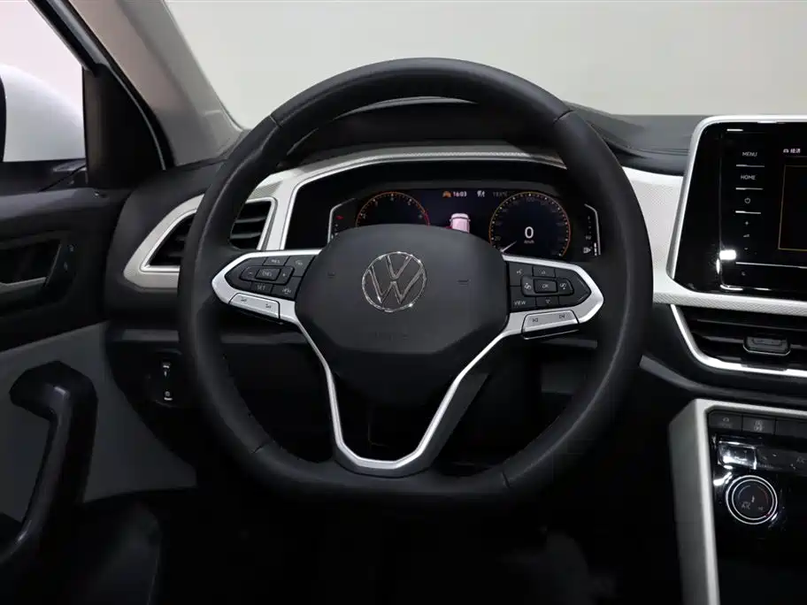 VOLKSWAGEN T ROC EXPLORING SONGS