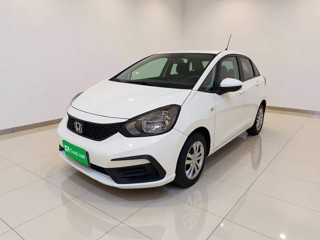 Honda Fit 1.5 л 2022 г. Белый, пробег 32599 км