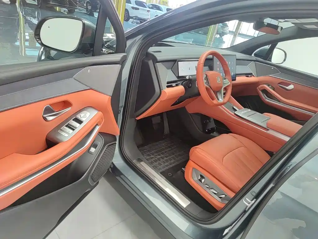 BYD Дон Л. — миниатюра 16