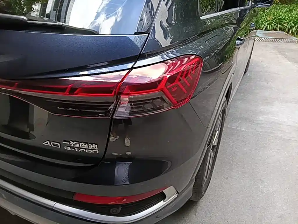 Audi Q4 e-tron — миниатюра 8