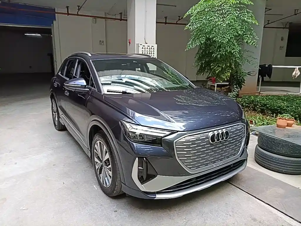 Audi Q4 e-tron — миниатюра 4