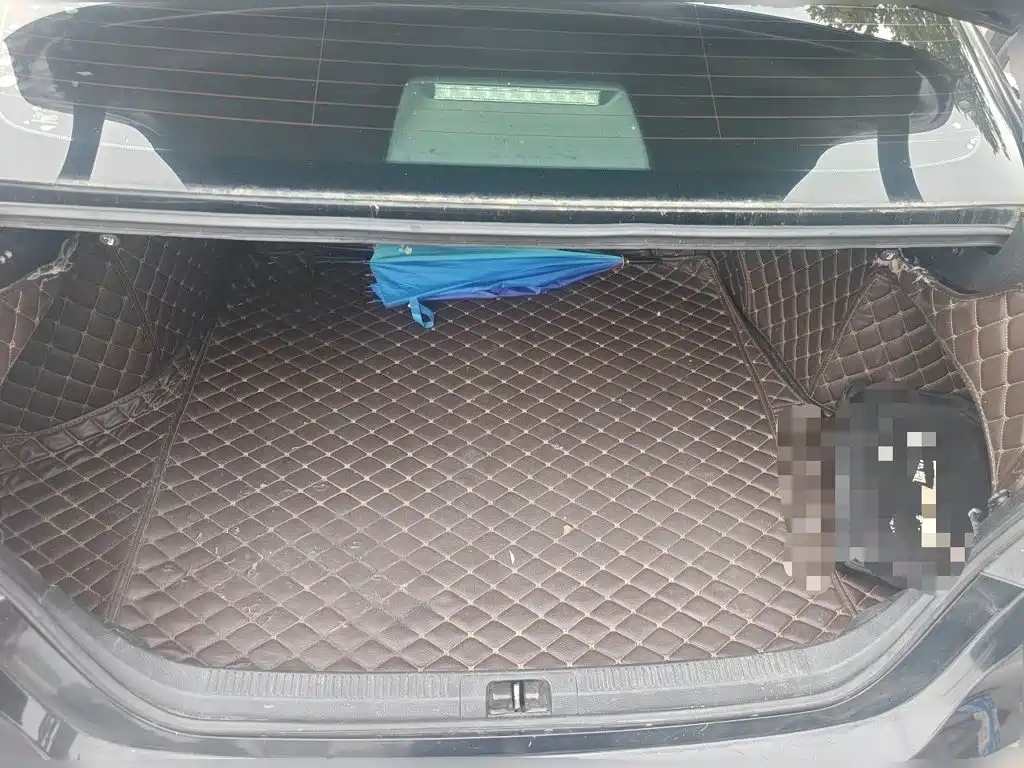 Toyota Camry — миниатюра 10