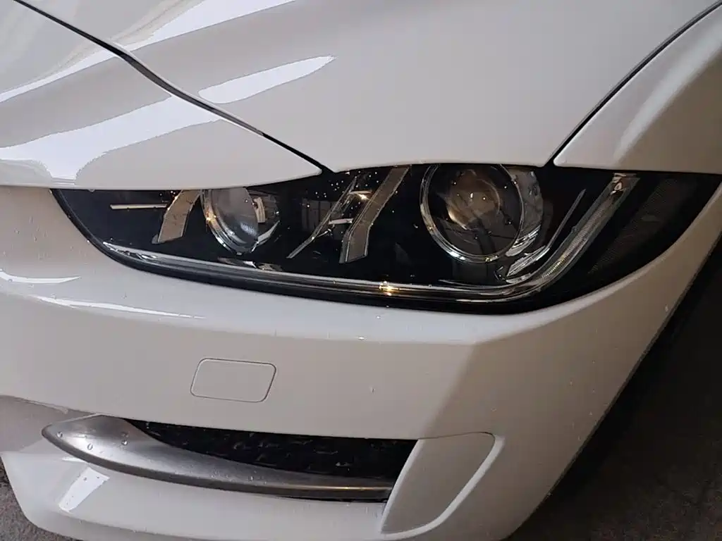 Jaguar XE — миниатюра 24