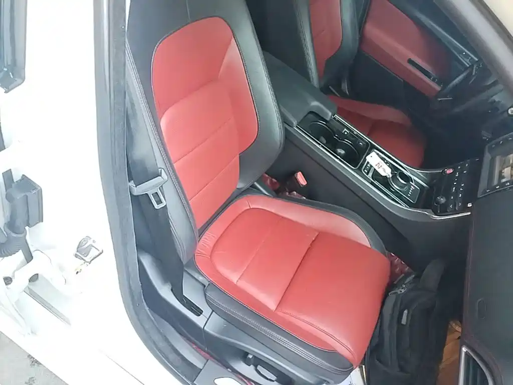 Jaguar XE — миниатюра 25