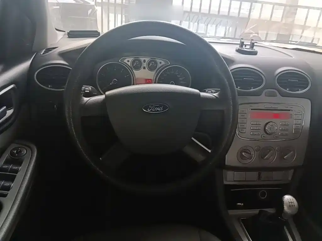 Ford Focus — миниатюра 11