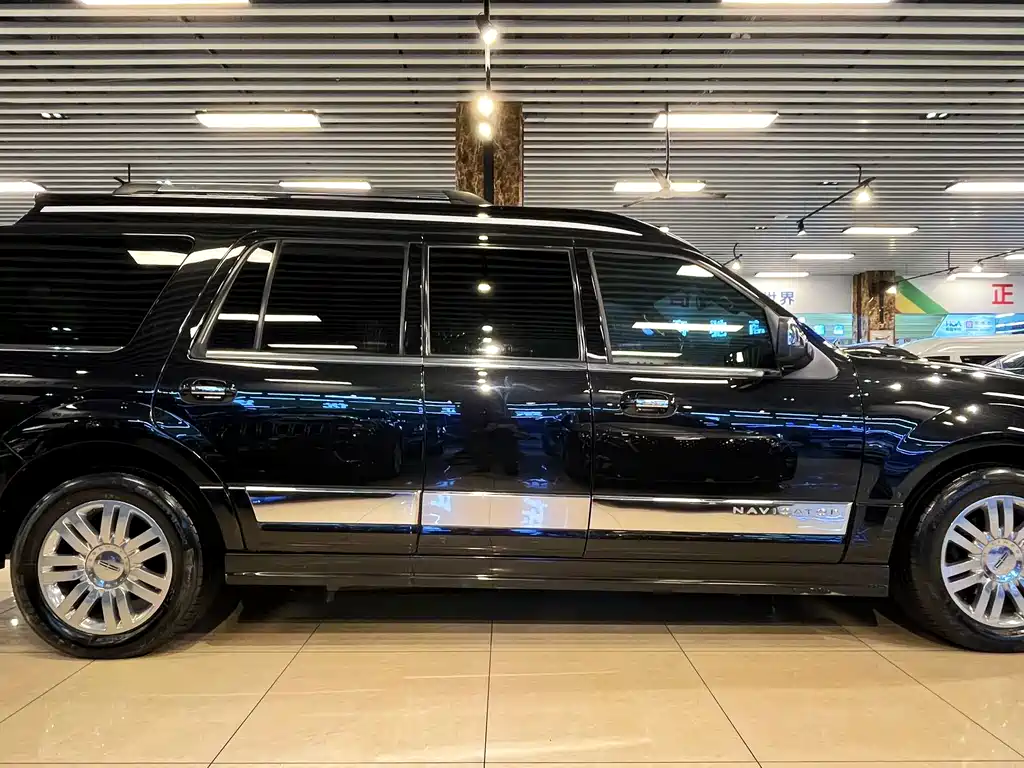Lincoln Navigator — миниатюра 5