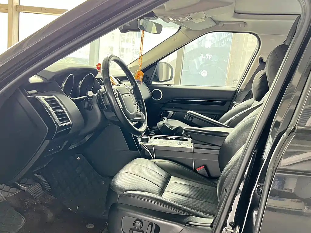 Land Rover Discovery 2018 2.0T SE