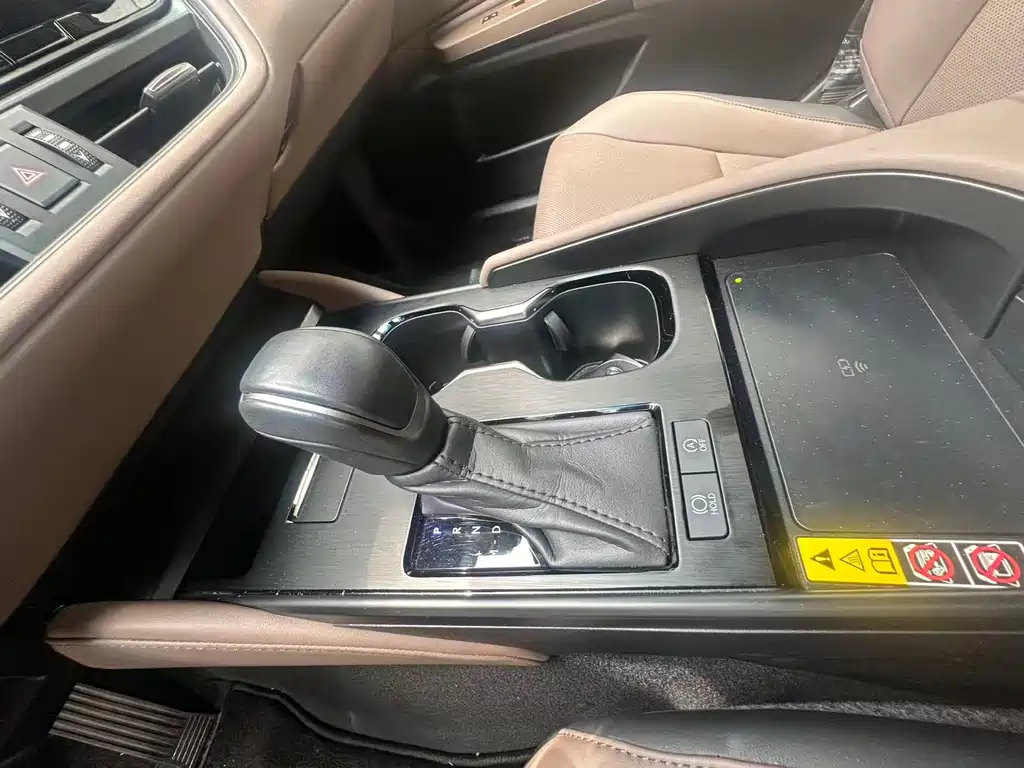 Lexus ES 2025 200 Premium