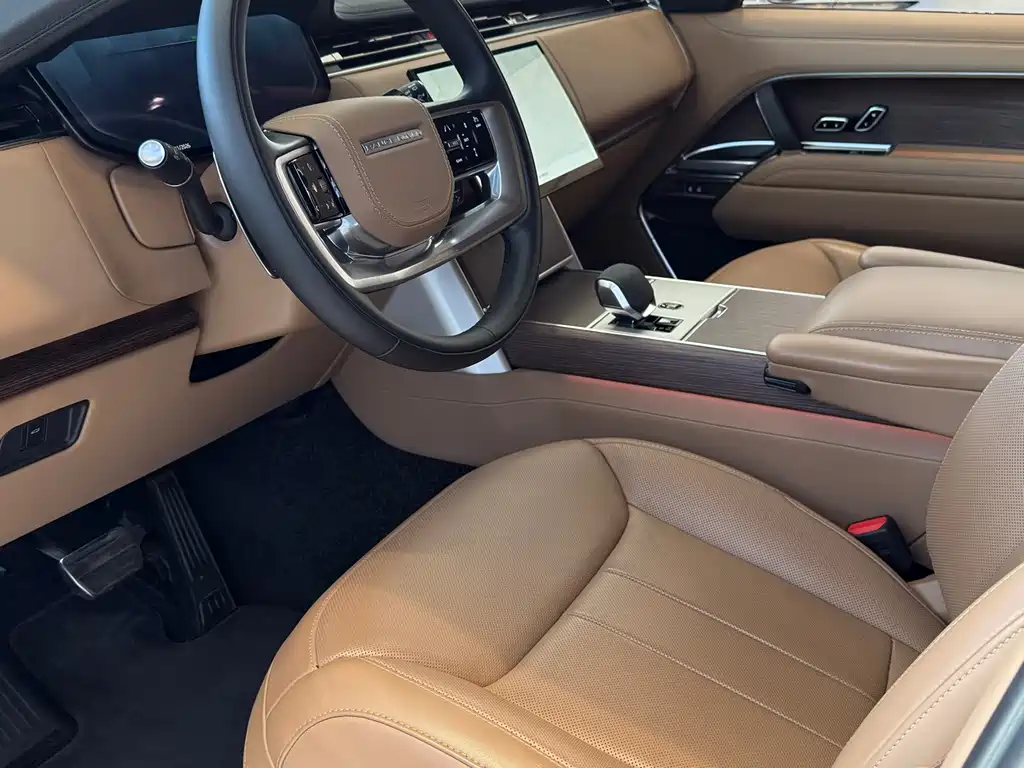 Land Rover Range Rover 2025 3.0 L6 360PS
