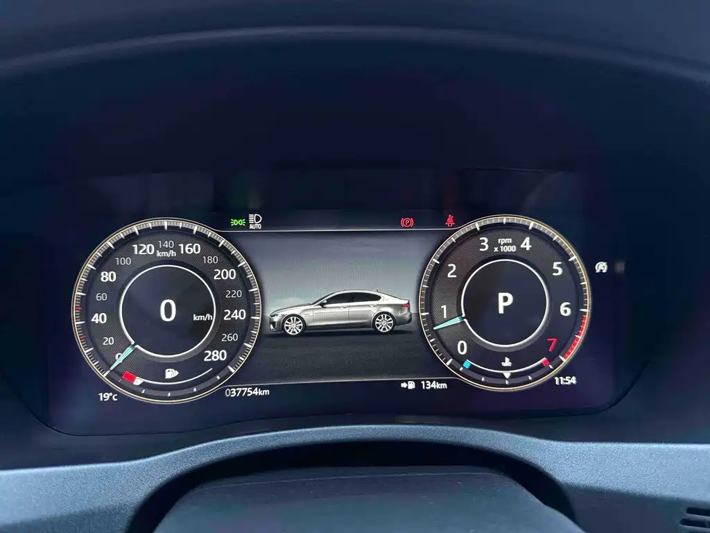 Jaguar XEL — миниатюра 9