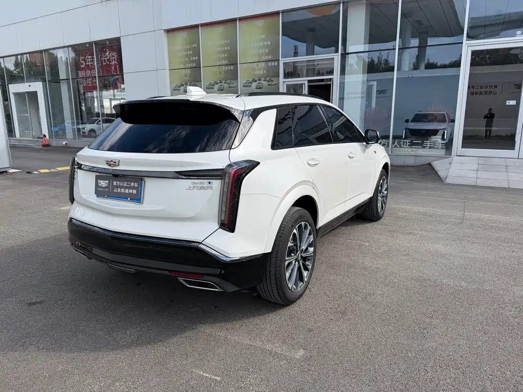 Cadillac XT5 2025 — фото 15