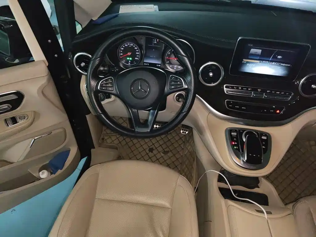 Mercedes-Benz V-Class — миниатюра 11