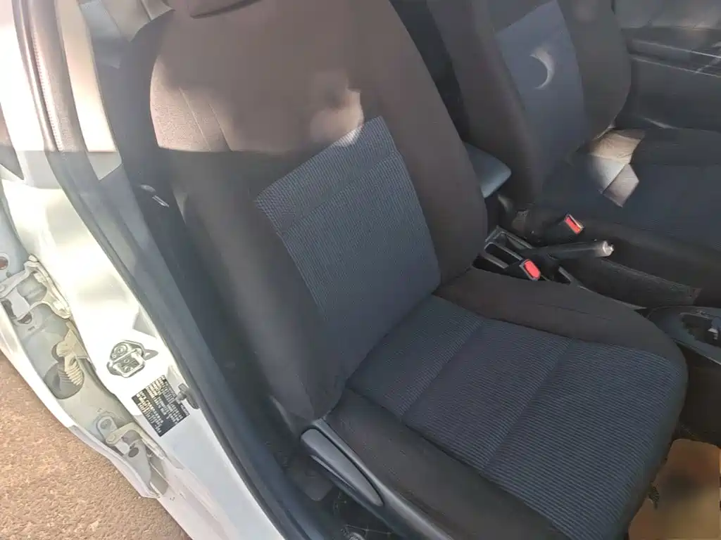 Toyota Yaris L — миниатюра 25